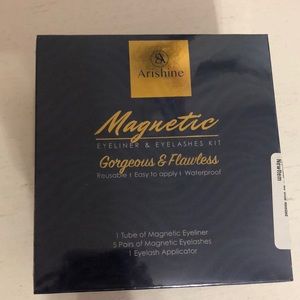 Magnetic eyeliner/eyelashes kit